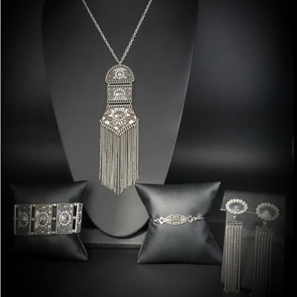 Paparazzi Silver Fashion Fix Set of (4)